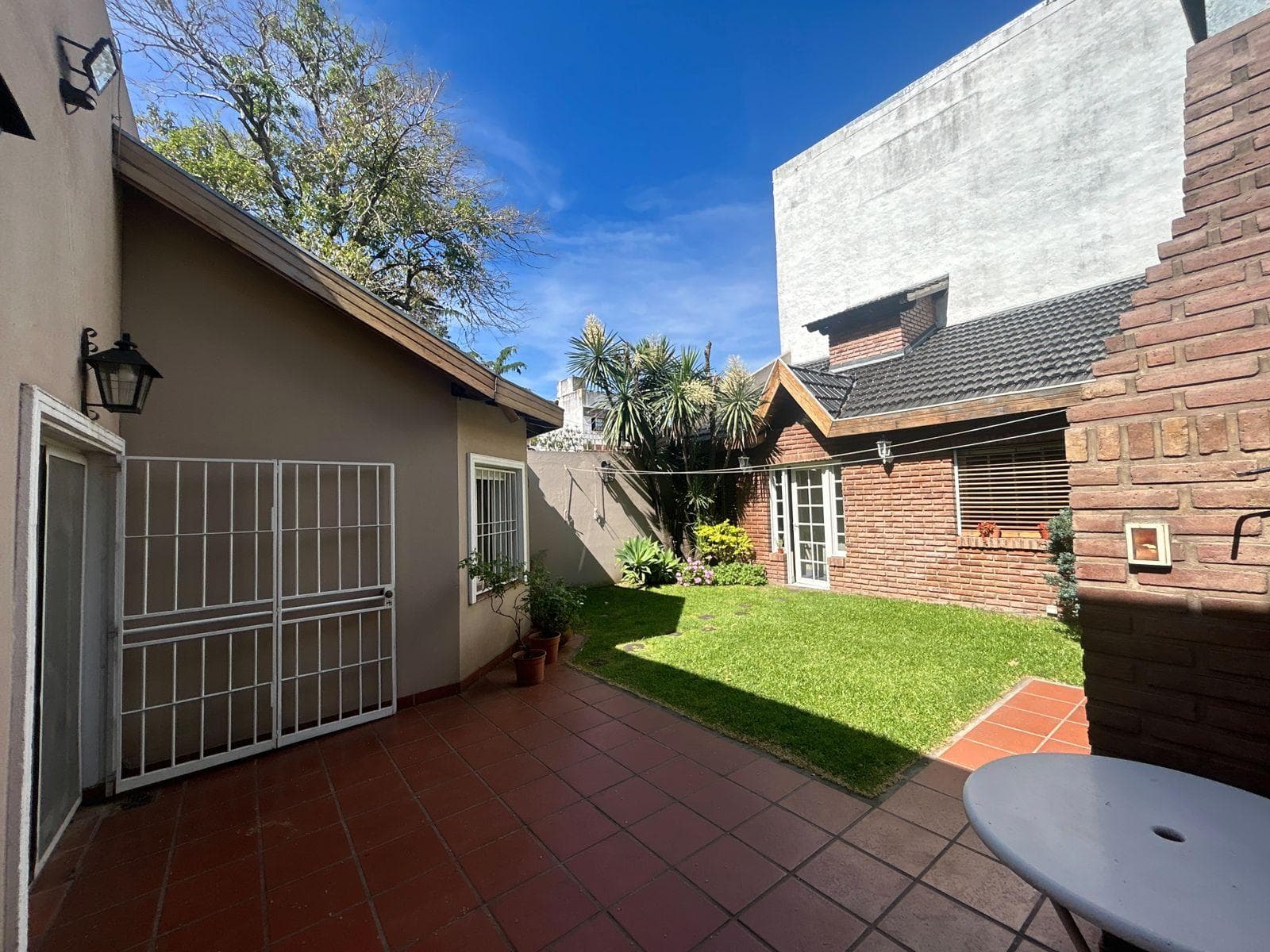 Casa de 4 ambientes con patio y parrilla en San Martin